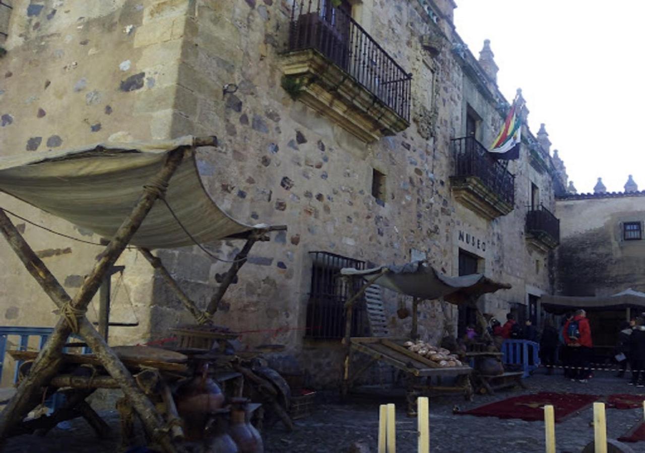 Apartamento Turístico MURALLA DE CÁCERES Exterior foto