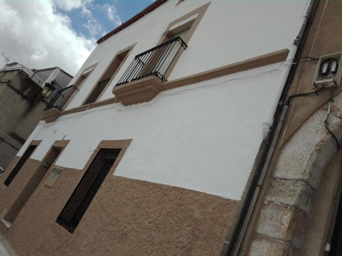 Apartamento Turístico MURALLA DE CÁCERES Exterior foto